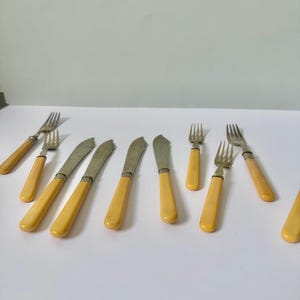 Juego de cubiertos - Cuchillos y tenedores de acero inoxidable de baquelita inglesa - Cubiertos modernos vintage de mediados de siglo Cuchillos para pescado