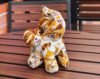 16x16 cm Lucky Elephant Pillow Soft Stuffed Toy Cotton Fabric Oriental Vintage Bed Home Decor Animal Doll Toy Gift (Beige)