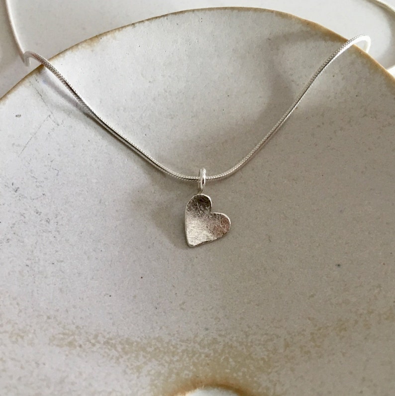 Tiny heart pendant image 2