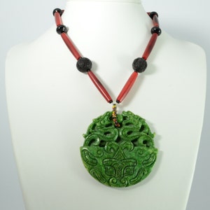 Green pendant necklace
