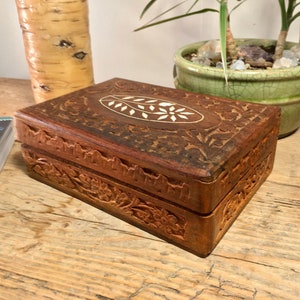 Caja de altar antigua de madera de sheesham con incrustaciones de hueso