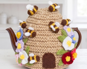 Breipatroon voor theemuts cosy, cosies, alice wonderland, Debi Birkin Patterns, digitale download pdf, bijenkorf, bijen, bijenscepticus, tuinieren
