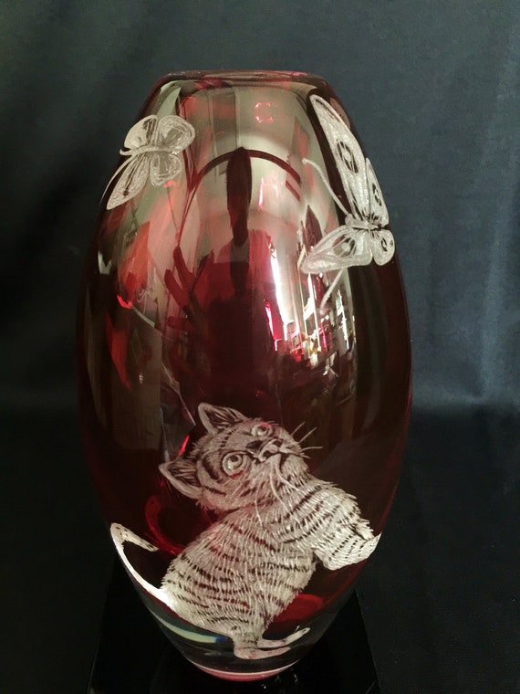 Hand Engraved Pink Kitty vase, Engraved vase butterfly, cat, Home Decor vase, Etched cat vase, House Warming gifts
