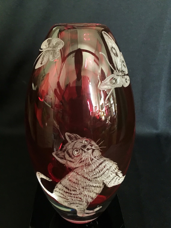 Hand Engraved Pink Kitty vase, Engraved vase butterfly, cat, Home Decor vase, Etched cat vase, House Warming gifts