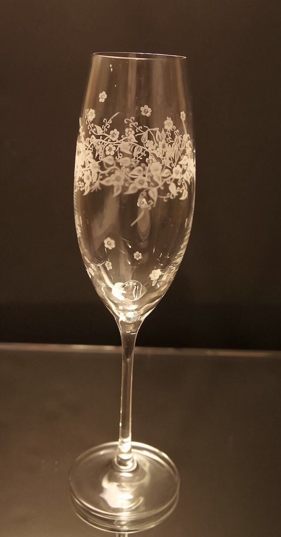 Flowers on Bubbly, clear champagne flute wedding, mothers day, pair, handengraved, bridal gifts, flutes, personalized, bespoke, valentines