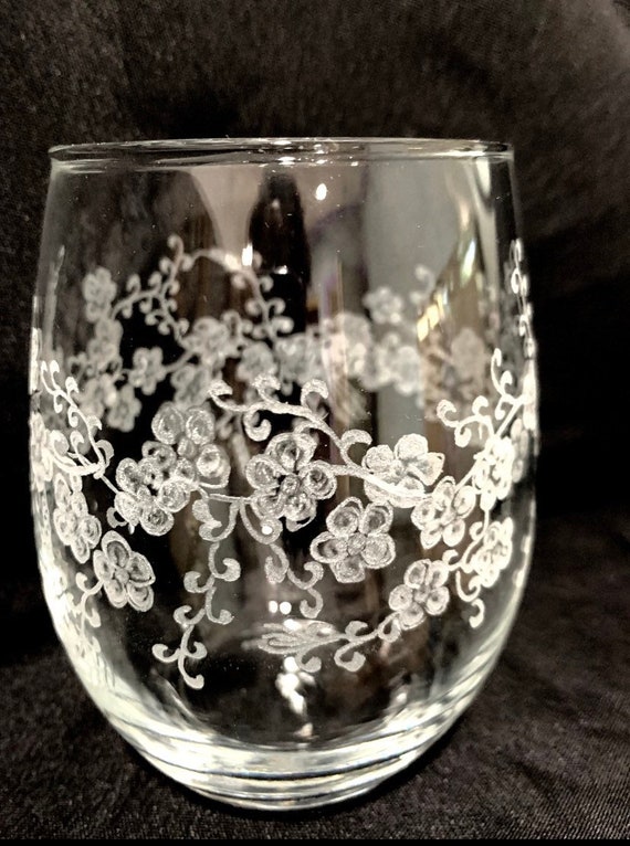 Stemless wine Glasses set of 4, stemless. Wine, vino, engraved, floral, homedecor, handengraved, wineglasses