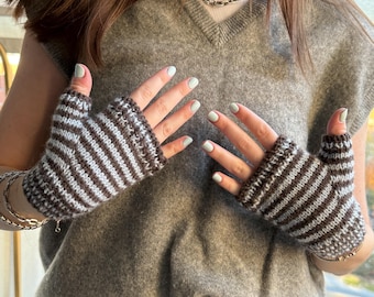 Clara Fingerless Gloves Knitting Pattern PDF – Striped Knit Gloves, Beginner Friendly