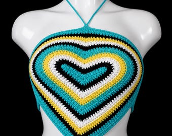 Top de cuello alto tipo halter con forma de corazón de Santa Lucía.