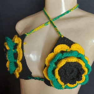 Bikinitop met Jamaicaanse bloemen.