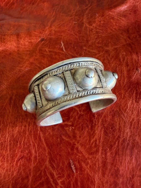 Antique Solid Silver Egyptian BRACELET- Nubian Sp… - image 1