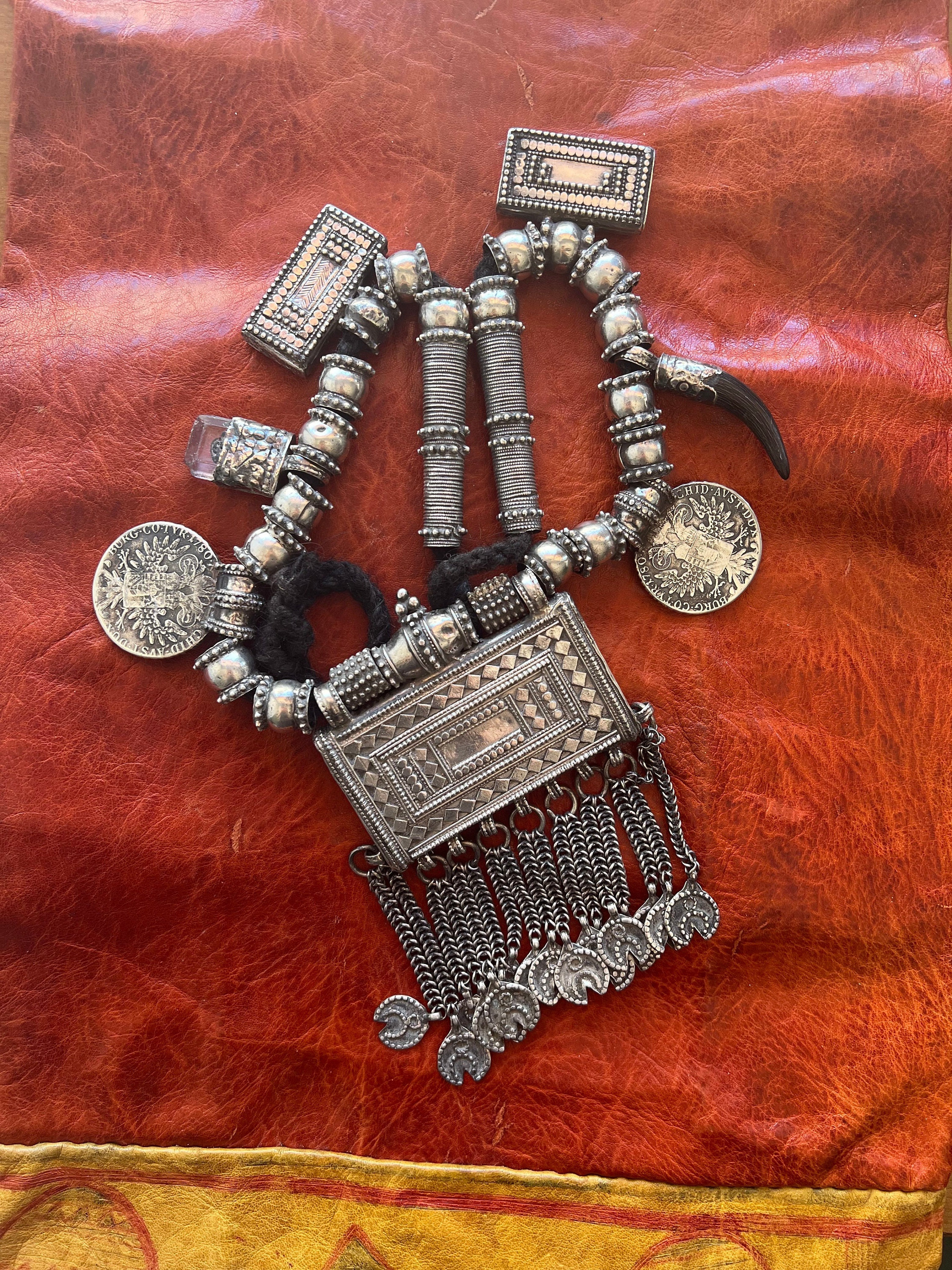 Collier Ancien En Argent Massif - Bijou Traditionnel Antique - Occasion