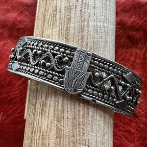 Vintage Solid Silver Hamsa BRACELET- Filigree Bangle, - Tunisian, Algerian, Middle Eastern, Arabic, Berber, North African - Granulation