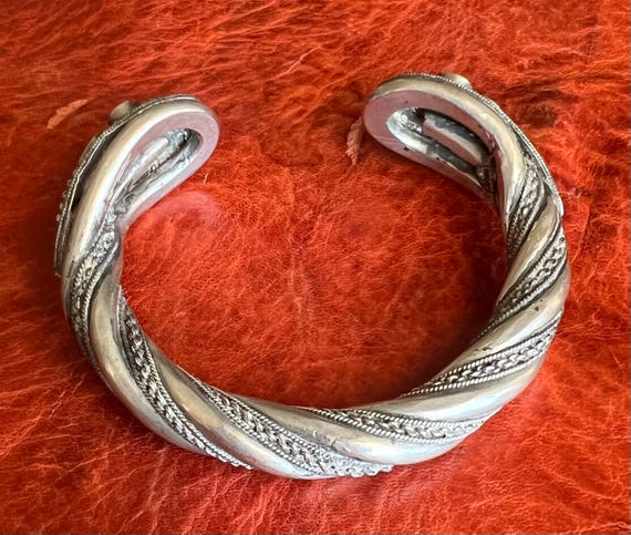 Vintage Dagestani Cuff - Solid Silver, Granulatio… - image 3