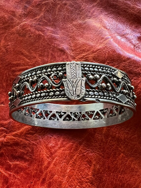 Vintage Solid Silver Hamsa BRACELET- Filigree Ban… - image 3