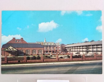 Vintage Heritage Inn Williamsburg Virginia Postcard 1967 Brick Hotel