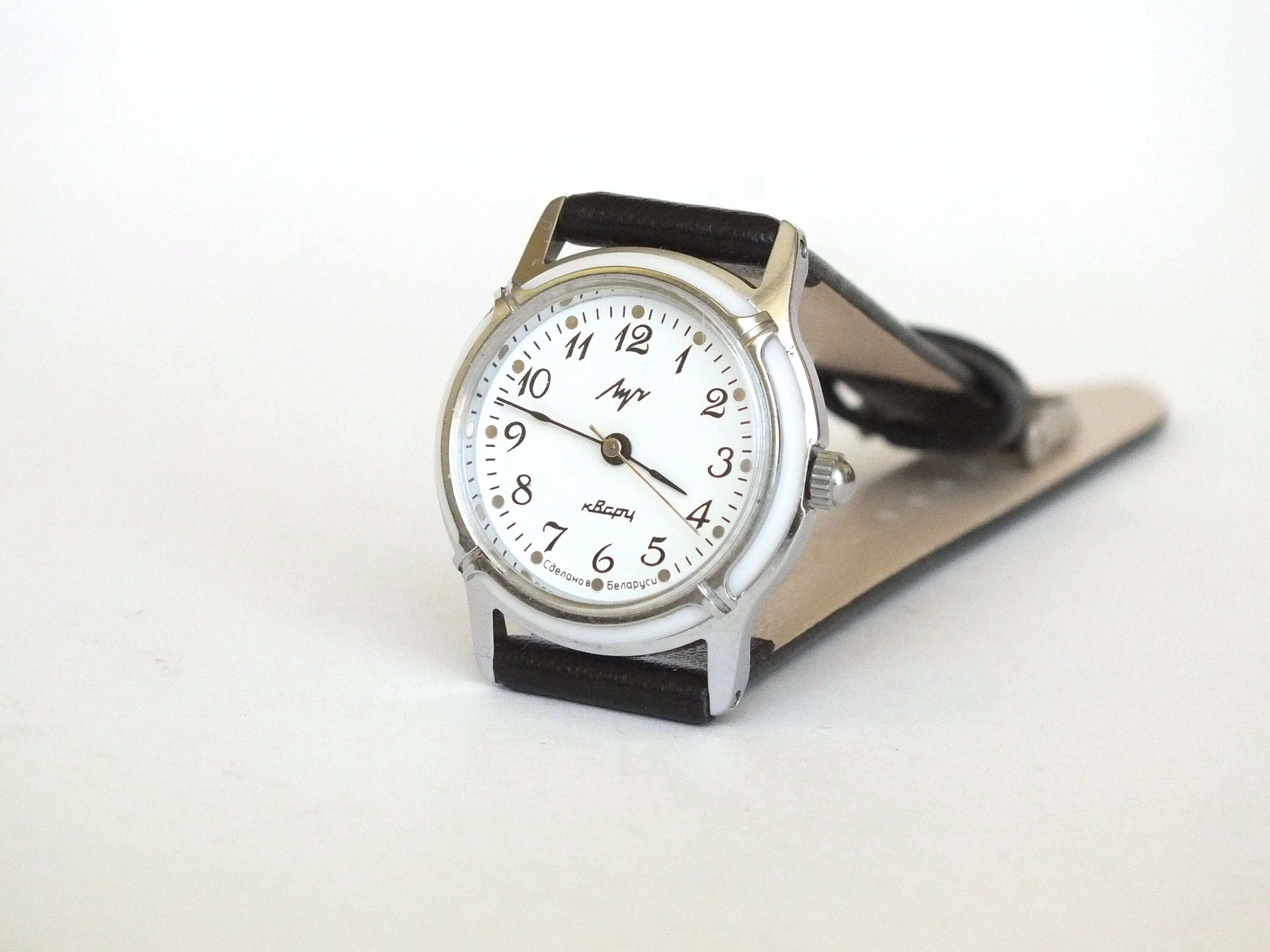 Womens Quartz Watch. Vintage Silver Tone Womens Watch LUCH Ray . Rare Ladies Wrist Watch. White Dial Watch For Women. Gift for Her