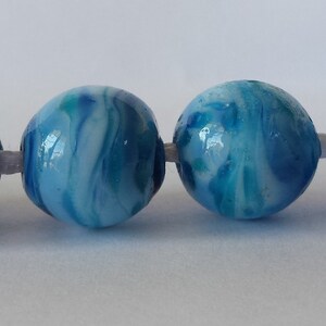 Lampwork beads, glass beads, handmade lampwork beads, blue swirled beads, bead set, beachy beads, round beads, SRA image 3