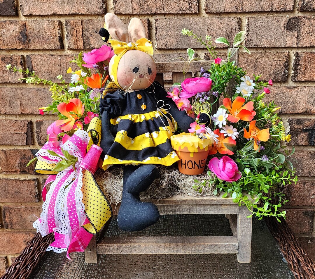 Bumble Bee Spring Floral Centerpiece, Bee Baby Shower Gift, Spring ...