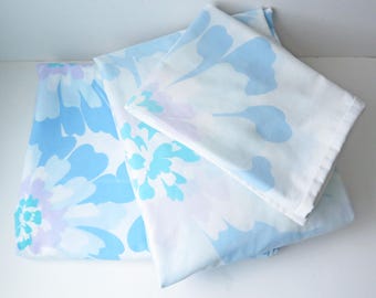 Vintage Texmade Mirage Queen Size Sheet Set, Bold Floral Pattern Flower Power Sheets