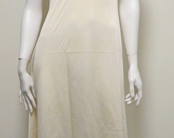 Vintage Van Raalte full slip in peachy/beige