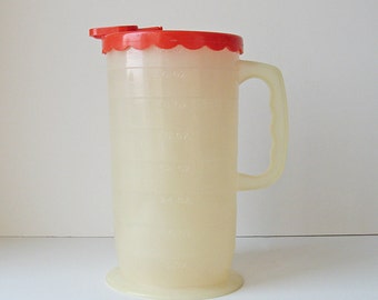 Vintage plastic pitcher by Blisscraft, retro picnic accessory, plastic serving jug, pitcher with lid, drinks pitcher, lemonade jug