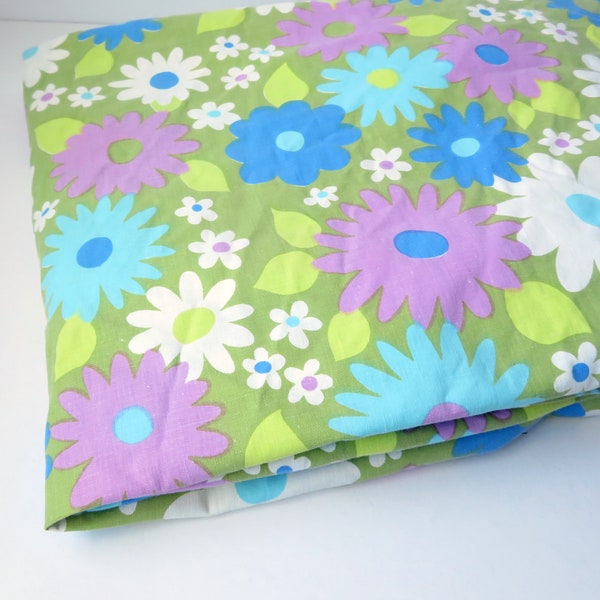 Vintage Wabasso Twin Fitted Sheet, Mod flower power bed sheet