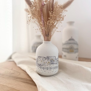 Custom Wedding Venue Vase - Hand Drawn Vase Made To Order - Ceramic Vase With Venue Illustration - Personalised Wedding Gift Bild 6