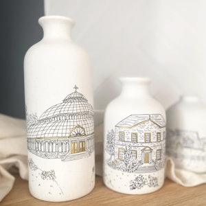 Custom Wedding Venue Vase - Hand Drawn Vase Made To Order - Ceramic Vase With Venue Illustration - Personalised Wedding Gift Bild 16