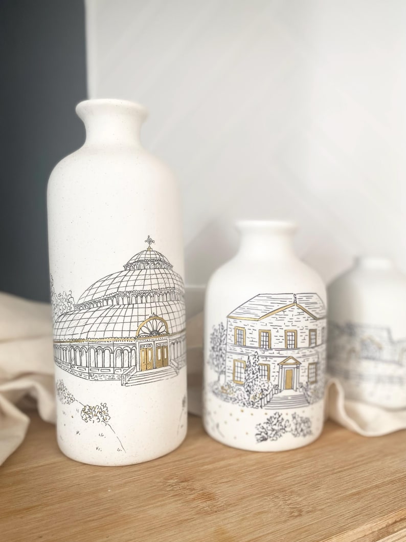 Custom Wedding Venue Vase - Hand Drawn Vase Made To Order - Ceramic Vase With Venue Illustration - Personalised Wedding Gift Bild 16
