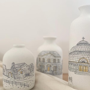 Custom Wedding Venue Vase - Hand Drawn Vase Made To Order - Ceramic Vase With Venue Illustration - Personalised Wedding Gift Bild 15