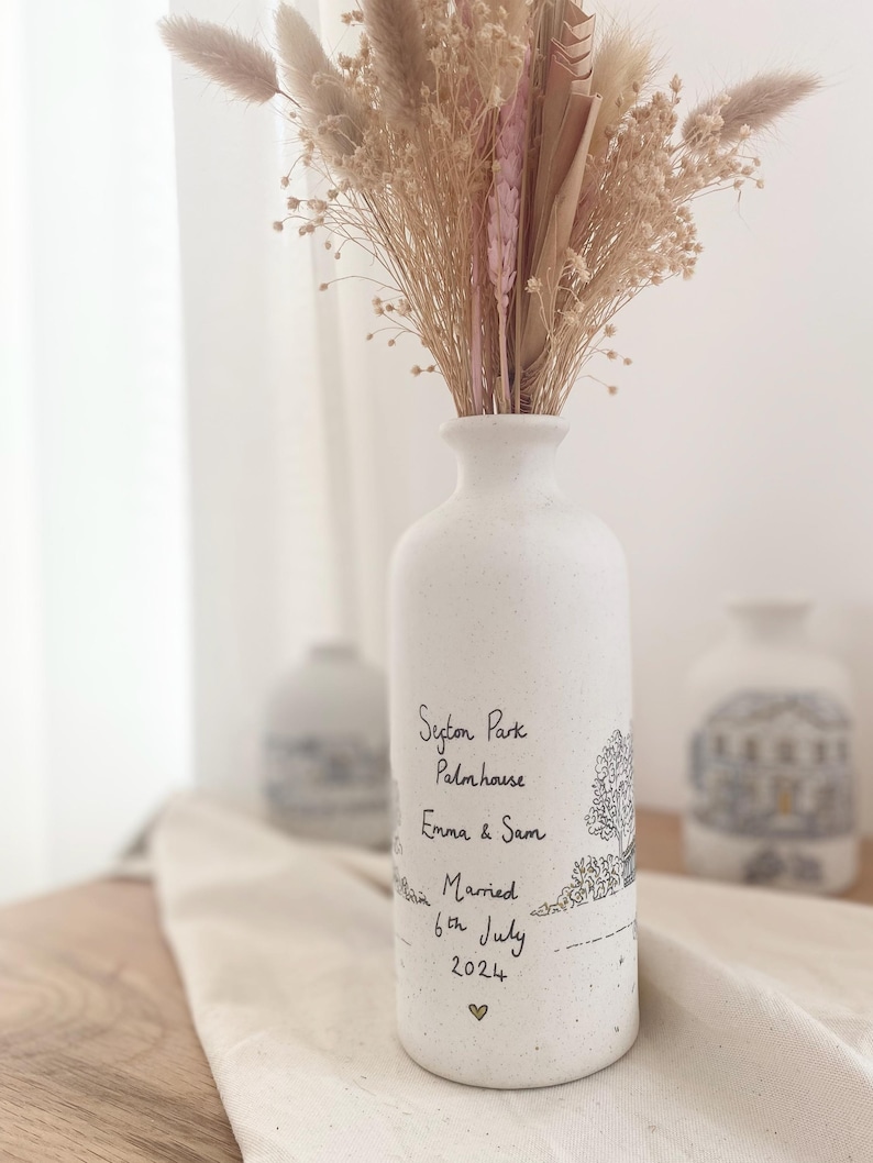 Custom Wedding Venue Vase - Hand Drawn Vase Made To Order - Ceramic Vase With Venue Illustration - Personalised Wedding Gift Bild 11