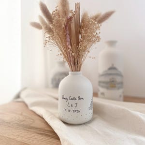 Custom Wedding Venue Vase - Hand Drawn Vase Made To Order - Ceramic Vase With Venue Illustration - Personalised Wedding Gift Bild 7