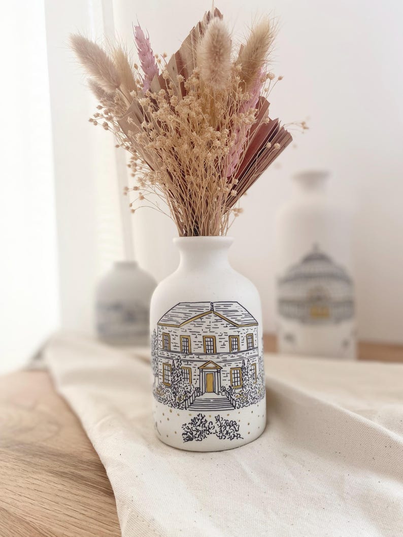 Custom Wedding Venue Vase - Hand Drawn Vase Made To Order - Ceramic Vase With Venue Illustration - Personalised Wedding Gift Bild 12