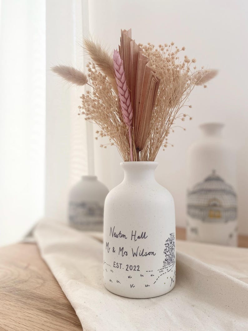 Custom Wedding Venue Vase - Hand Drawn Vase Made To Order - Ceramic Vase With Venue Illustration - Personalised Wedding Gift Bild 13