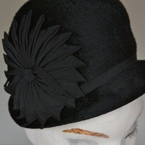 Vintage 1960s Black Felted Fur Cloche with Sunburst Detail- 21-3/4&quot;