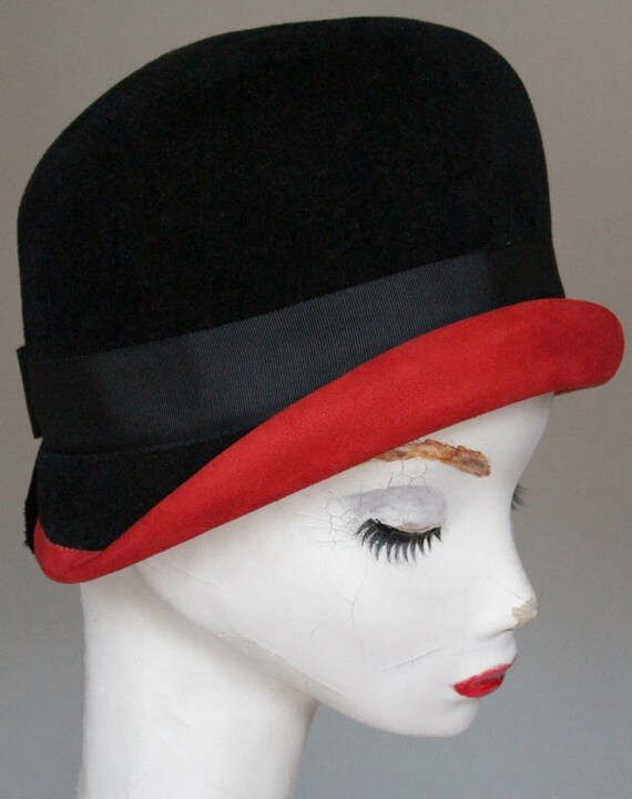 Vintage 1960s Black Felted Fur and Red Suede Cloc… - image 2
