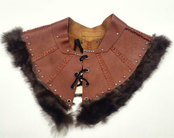 Leather Shoulder Gorget with Fur – Ideal for LARP, Cosplay, and Costumes