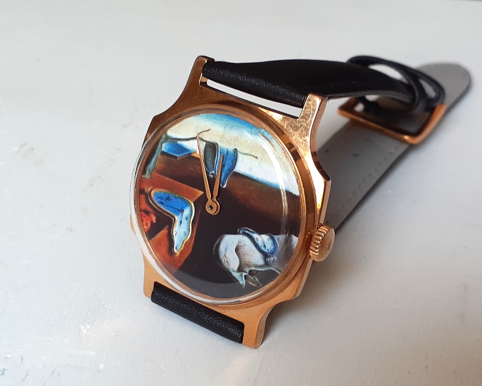 ソビエト時計、溶ける時計、柔らかい時計、サルバドール・ダリの「記憶