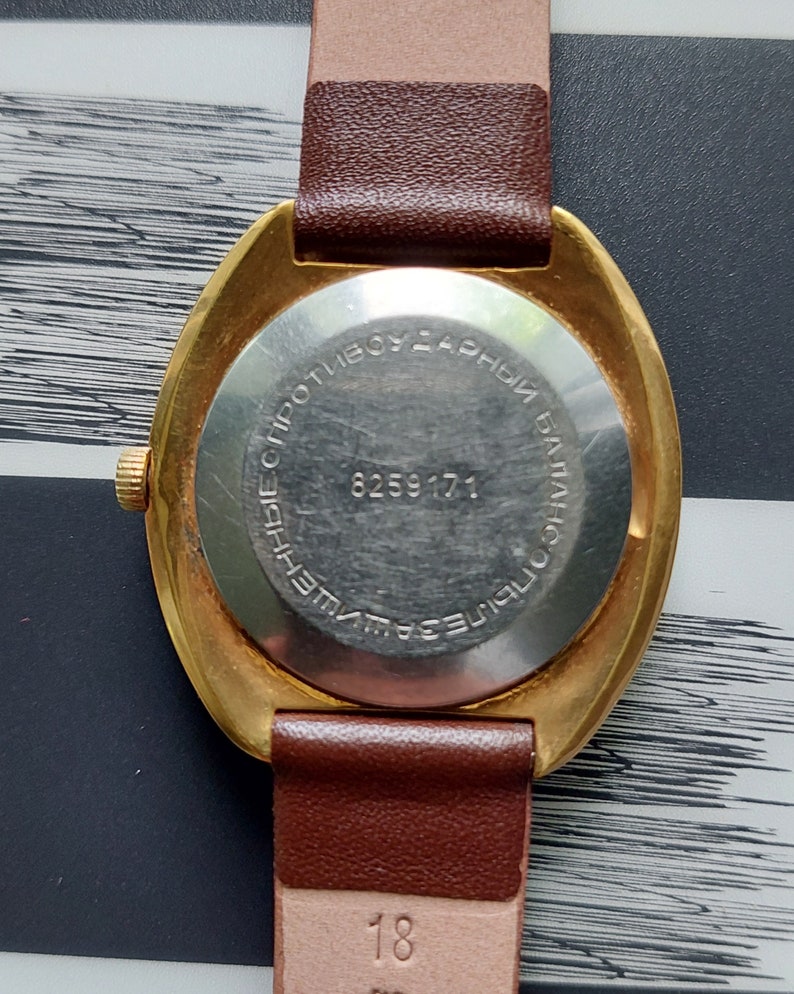 Soviet watch Raketa Malachite watch, Green watch image 5