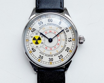 Montre soviétique « Molnija » - « Troupes de radiation, protection chimique et biologique de l'URSS », montre vintage