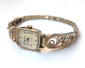 Vintage Chaika Mechanical Watch: Gold Plated Filigree Bracelet, 1980s USSR