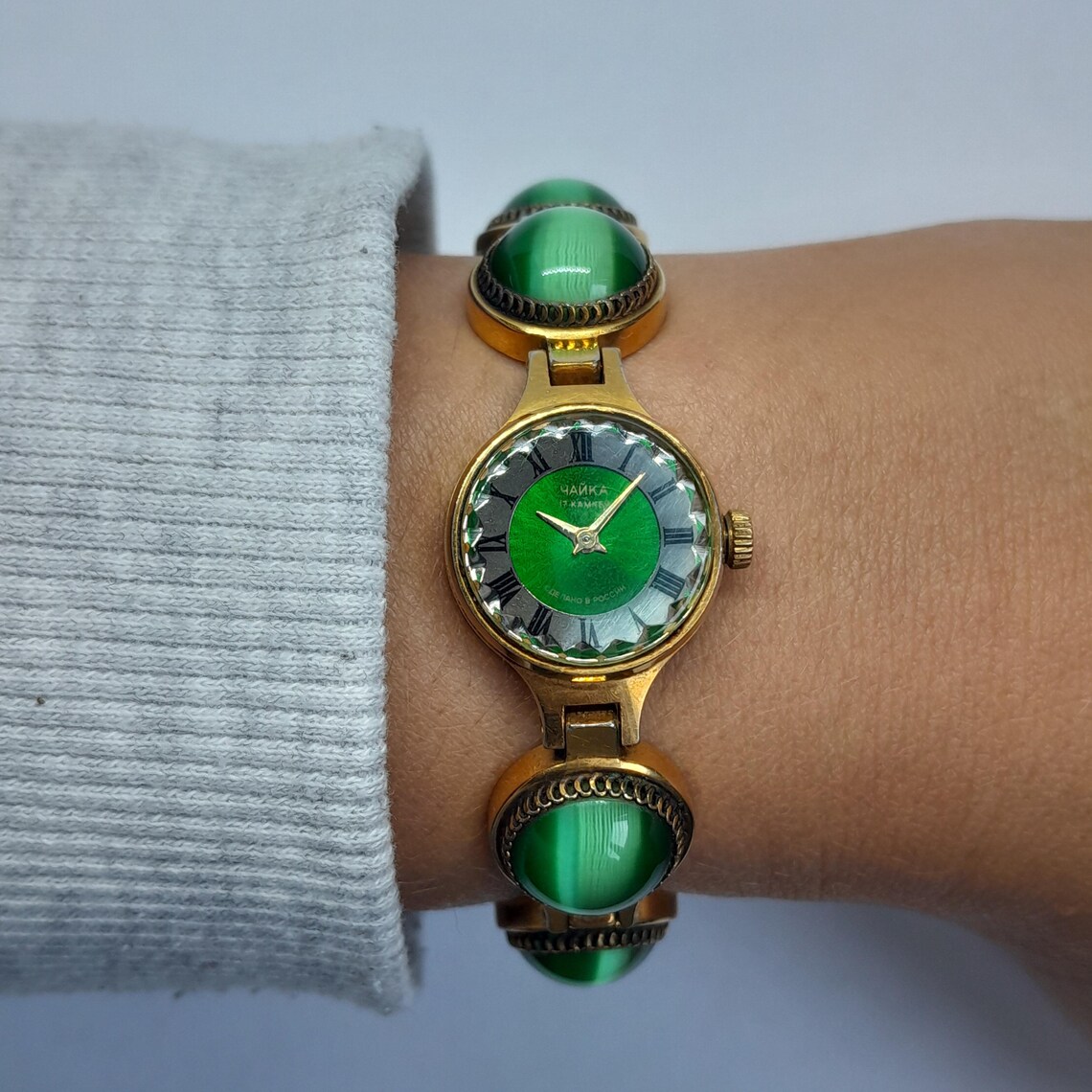 Soviet watch "Chaika" with malachite stones, Vintage Watch, Green watch,Womens watch ,gold watch , Mechanical watch, Christmas Gift WATCH, photo 3 of 5