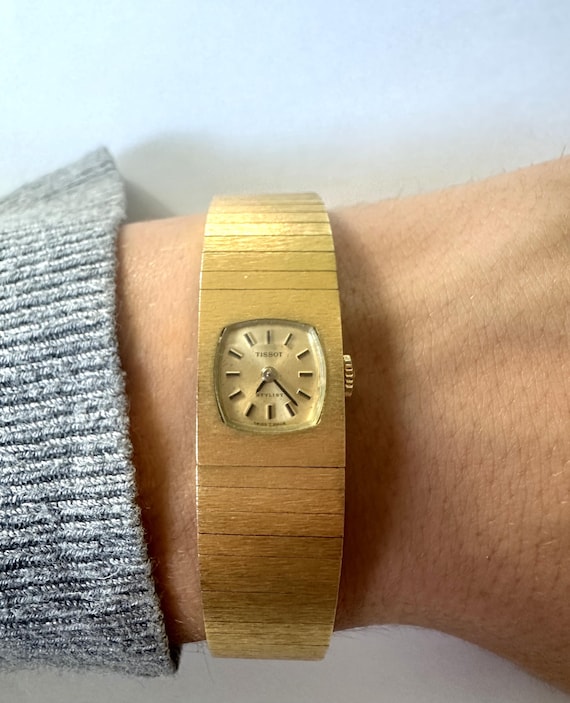 ホ*》様 稼働品TISSOTティソレディース腕時計ゴールド ヴィンテージSwis ティソ TISSOT（腕時計）のフリマアイテム一覧 TISSOT 手巻き