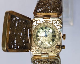 Vintage Gold Plated Chaika Watch: Mechanical Womens Jewelry Bracelet