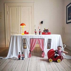 tablecloth play house / play tent / outdoor playhouse / indoor playhouse / birthday accessory / waldorf toys / card table playhouse