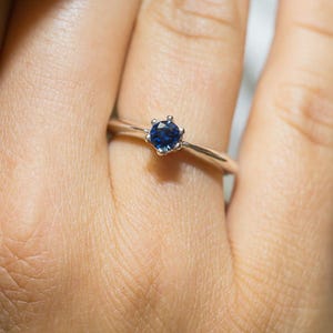 Natural BLUE SAPPHIRE Engagement Ring 14K Gold Sapphire Ring 0,45cts Blue Sapphire Ceylon Sapphire Ring Solitaire Sapphire Ring image 7