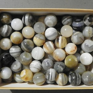 4 Of 3/4 to 7/8 Inch Agate Marbles Mostly Banded Bulls Eyes Vintage Natural Gemstones Mix Grade