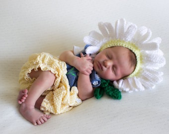 Crochet Pattern Newborn Daisy Flower Bonnet with Leaf Ties, Cute for Newborn Photography