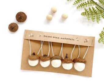 SET OF 5 - Felted Acorns / White String / Wool Ornaments / Christmas Tree Hangers / Holiday Natural Handmade Home Decor / Wooden Decorations