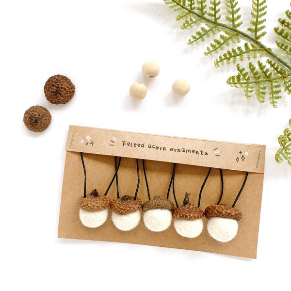 SET OF 5 - Felted Acorns / Black String / Wool Ornaments / Christmas Tree Hangers / Holiday Natural Handmade Home Decor / Wooden Decorations